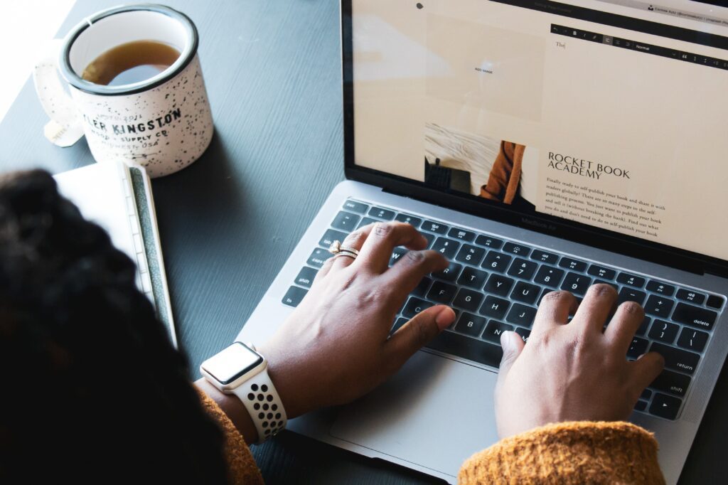 How to Write a Blog: The Ultimate Guide
